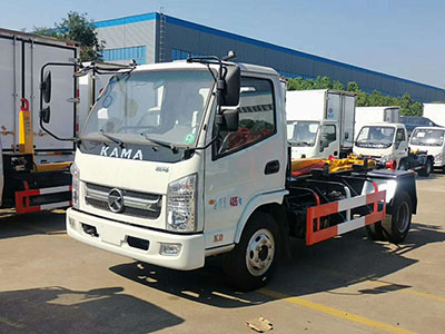 凯马勾臂垃圾车