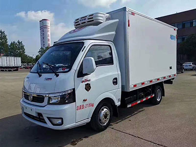 国六东风途逸程力冷藏车