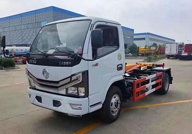 国六东风多利卡勾臂垃圾车5方